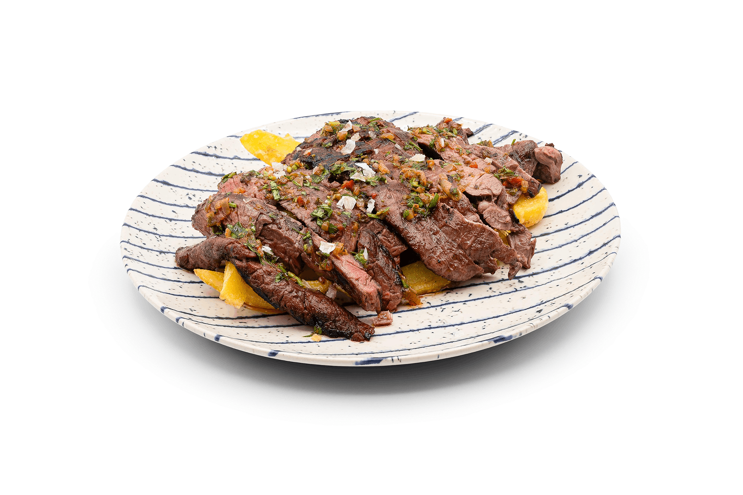 Entraña al carbón con chimichurri y sus patatas fritas